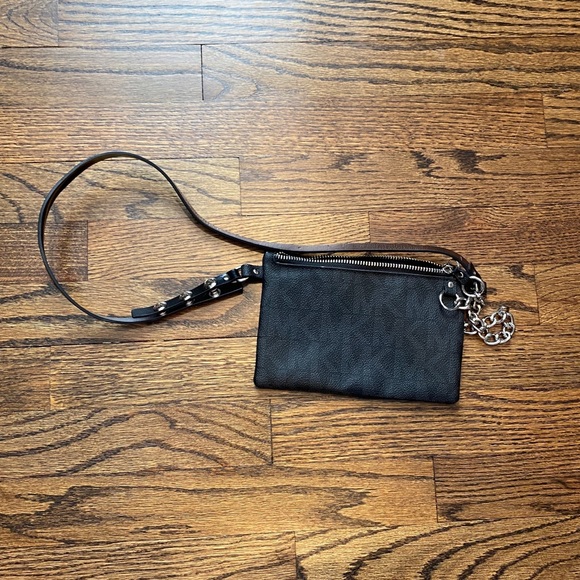 Michael Kors Fanny Pack - Picture 6 of 7